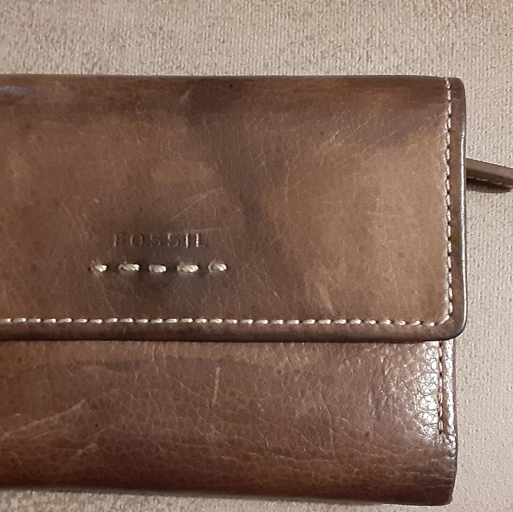 Fossil wallet - Picture 1 of 4